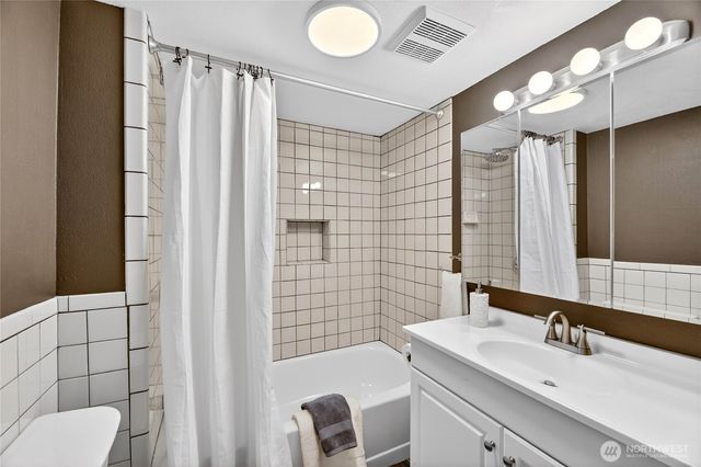 9056 37th Avenue SW, Seattle, WA 98126