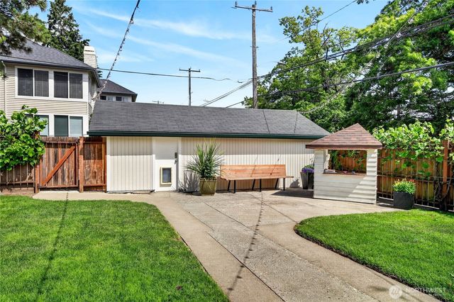9056 37th Avenue SW, Seattle, WA 98126