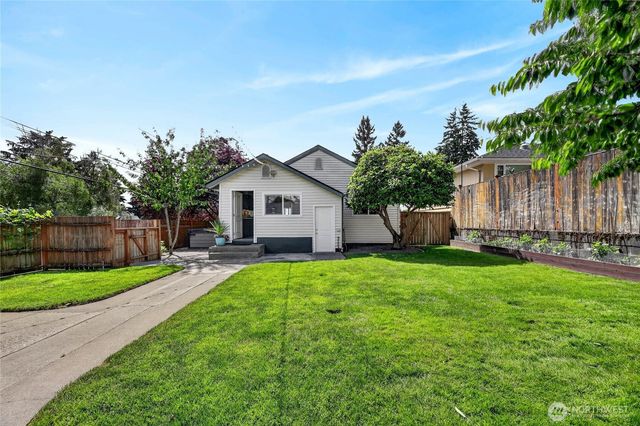 9056 37th Avenue SW, Seattle, WA 98126