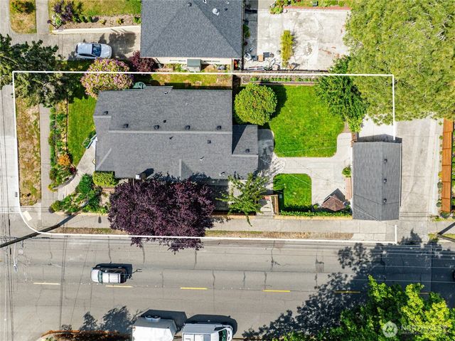9056 37th Avenue SW, Seattle, WA 98126
