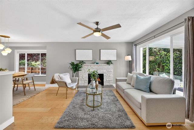 9056 37th Avenue SW, Seattle, WA 98126