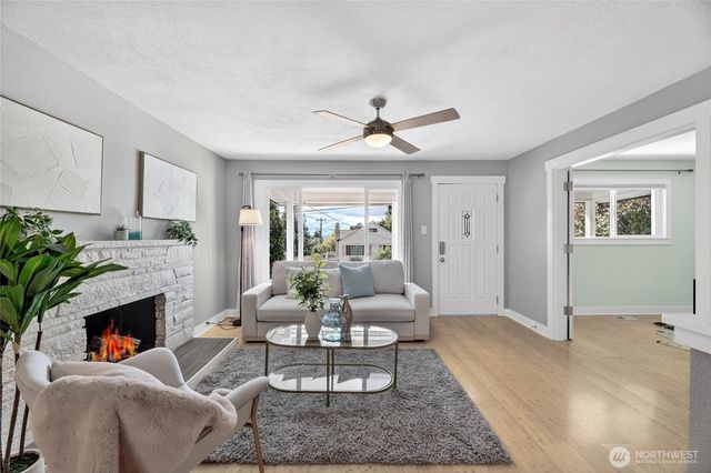 9056 37th Avenue SW, Seattle, WA 98126