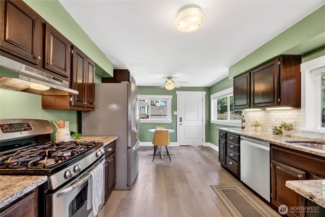 9056 37th Avenue SW, Seattle, WA 98126