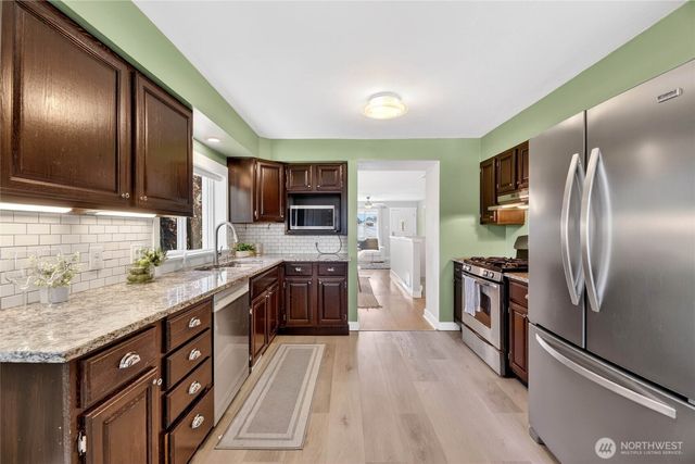 9056 37th Avenue SW, Seattle, WA 98126