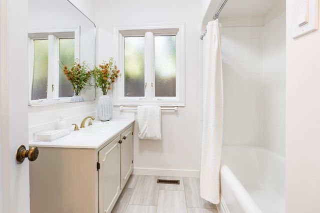 1215 Harriet Street, Palo Alto, CA 94301