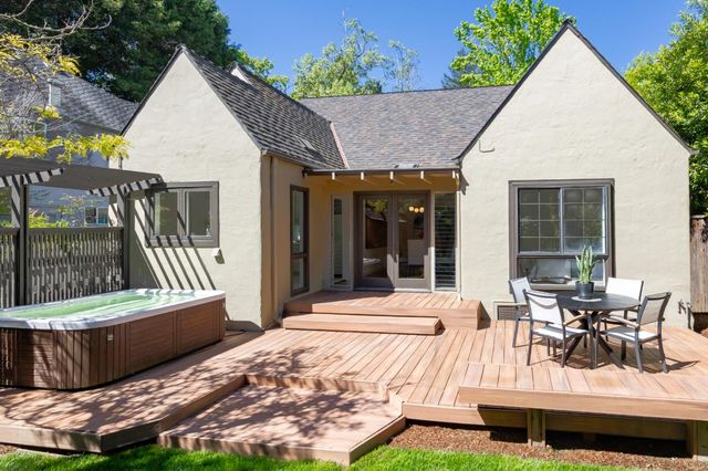 1215 Harriet Street, Palo Alto, CA 94301