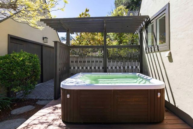 1215 Harriet Street, Palo Alto, CA 94301