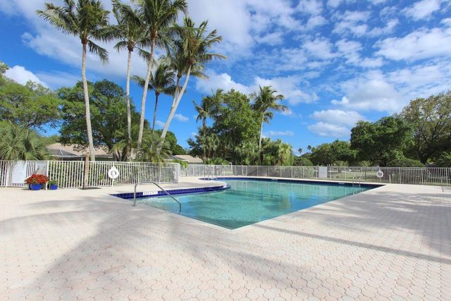 6503 Geminata Oak Court, Palm Beach Gardens, FL 33410