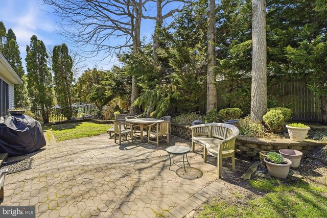 352 CHESTNUT DRIVE, Manahawkin, NJ 08050