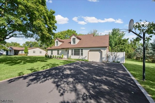 17 Londonderry Dr, Raritan Twp., NJ 08822
