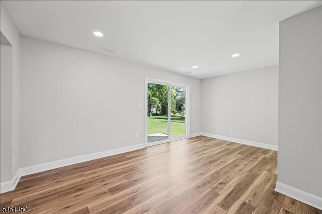 17 Londonderry Dr, Raritan Twp., NJ 08822