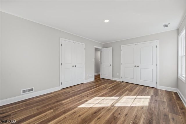 17 Londonderry Dr, Raritan Twp., NJ 08822