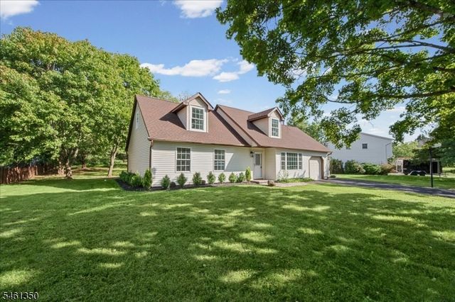 17 Londonderry Dr, Raritan Twp., NJ 08822