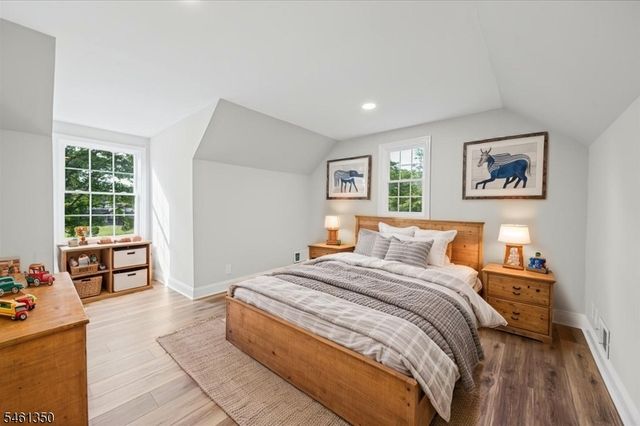 17 Londonderry Dr, Raritan Twp., NJ 08822