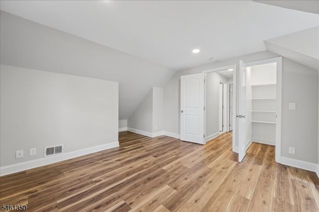 17 Londonderry Dr, Raritan Twp., NJ 08822