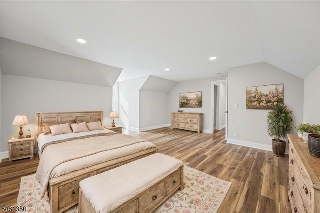 17 Londonderry Dr, Raritan Twp., NJ 08822