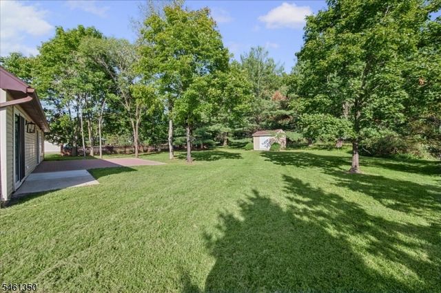 17 Londonderry Dr, Raritan Twp., NJ 08822