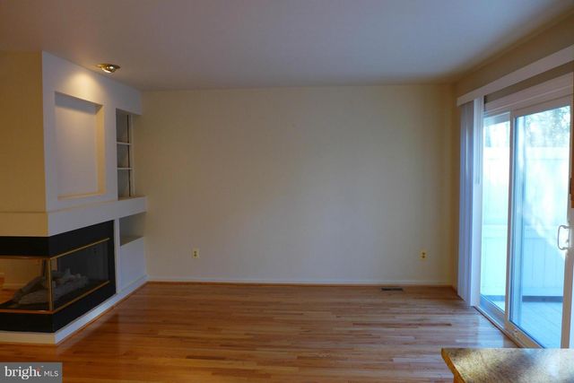 9407 VAN ARSDALE DR, Vienna, VA 22181