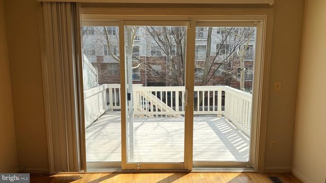 9407 VAN ARSDALE DR, Vienna, VA 22181