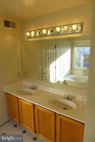 9407 VAN ARSDALE DR, Vienna, VA 22181