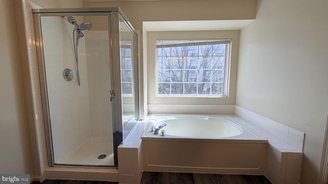 9407 VAN ARSDALE DR, Vienna, VA 22181