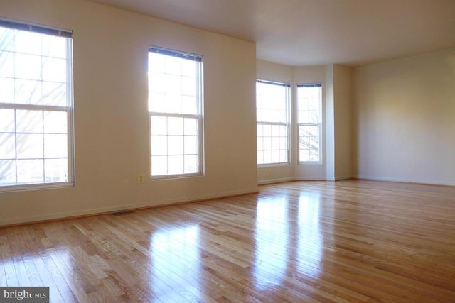 9407 VAN ARSDALE DR, Vienna, VA 22181