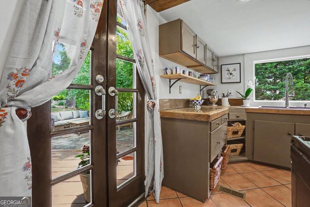 4010 Lower Roswell Road, Marietta, GA 30068