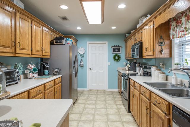 4331 Knotty Pine Lane, Waycross, GA 31503