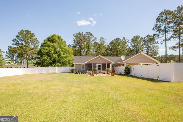 4331 Knotty Pine Lane, Waycross, GA 31503