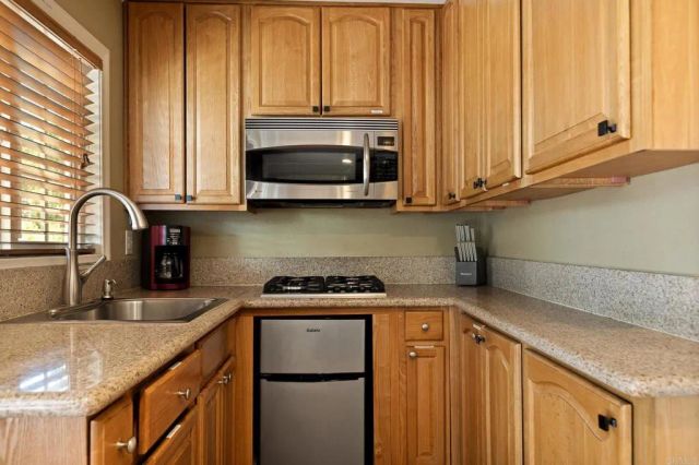 790 Tulip Drive, Green Valley Lake, CA 92341