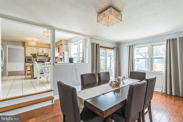 12 PLEASANT VIEW DR, Burlington, NJ 08016