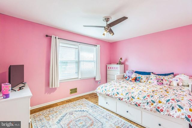 12 PLEASANT VIEW DR, Burlington, NJ 08016