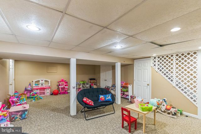 12 PLEASANT VIEW DR, Burlington, NJ 08016
