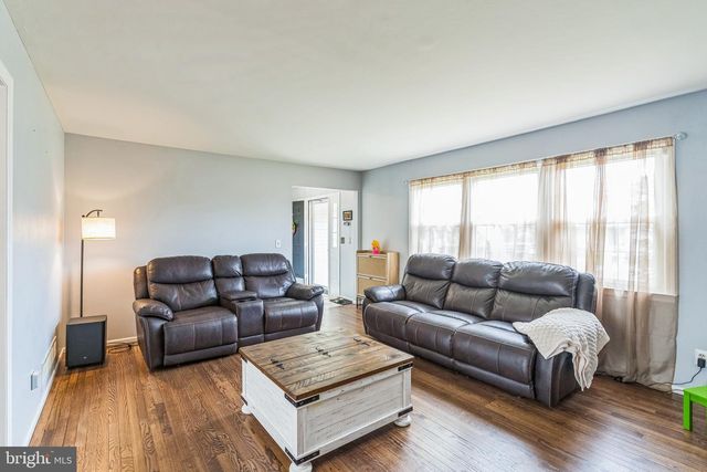 12 PLEASANT VIEW DR, Burlington, NJ 08016