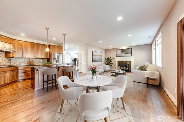 21914 78th Place W, Edmonds, WA 98026