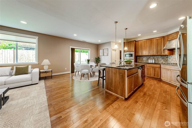 21914 78th Place W, Edmonds, WA 98026