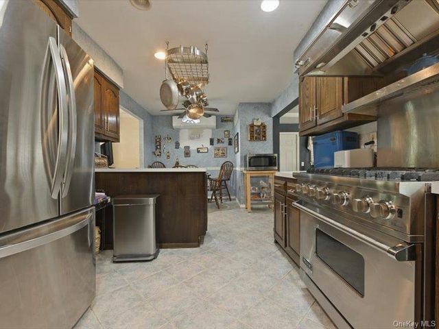 955 Bruce Drive, Wantagh, NY 11793