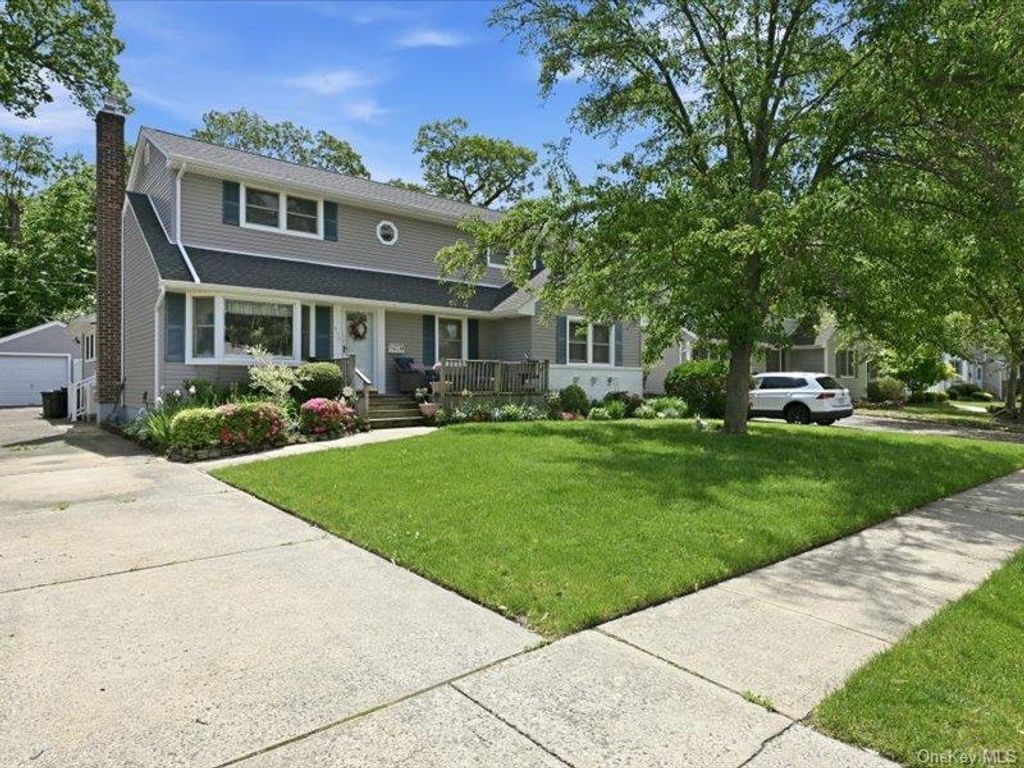 955 Bruce Drive, Wantagh, NY 11793