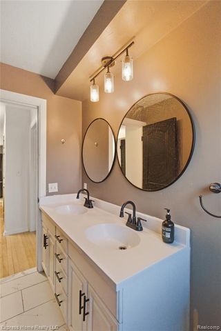 11085 Busch Avenue, Warren, MI 48089