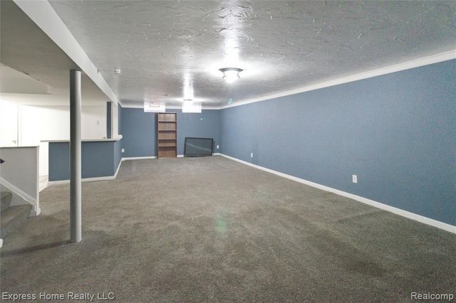 11085 Busch Avenue, Warren, MI 48089