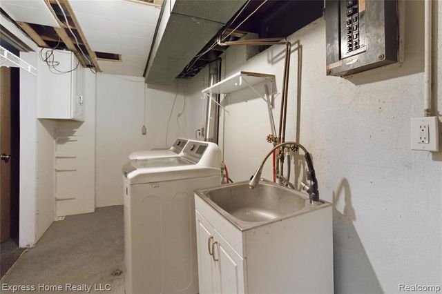 11085 Busch Avenue, Warren, MI 48089