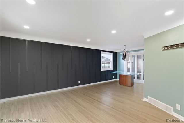 11085 Busch Avenue, Warren, MI 48089