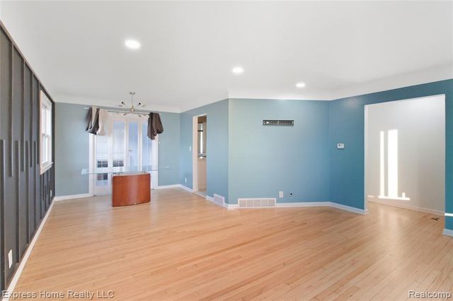 11085 Busch Avenue, Warren, MI 48089