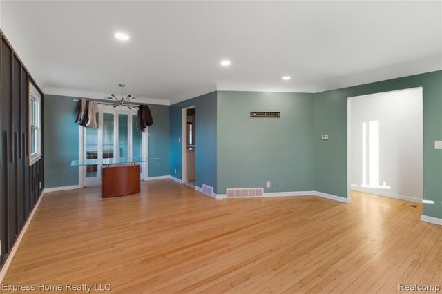 11085 Busch Avenue, Warren, MI 48089