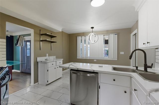 11085 Busch Avenue, Warren, MI 48089