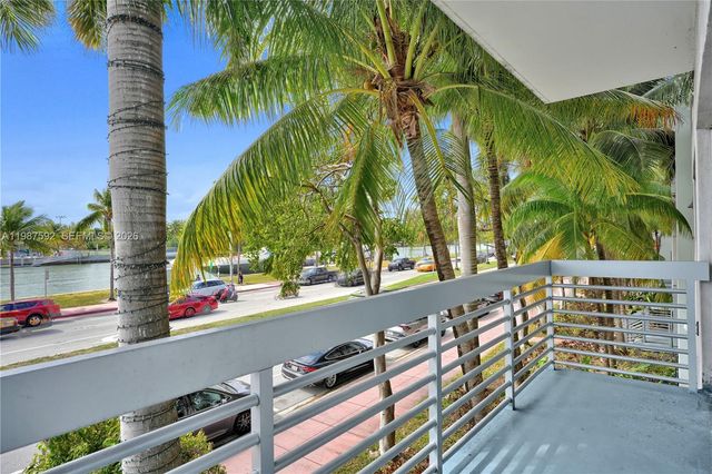 4332 Collins Ave 201, Miami Beach, FL 33140