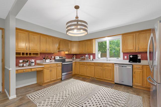 13513 Colfax Avenue S, Burnsville, MN 55337