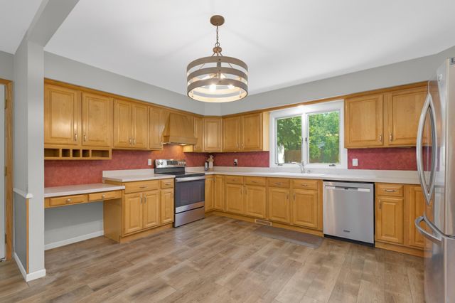 13513 Colfax Avenue S, Burnsville, MN 55337