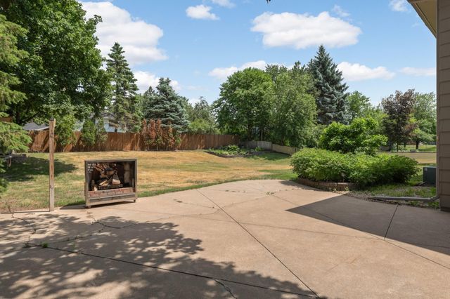 13513 Colfax Avenue S, Burnsville, MN 55337