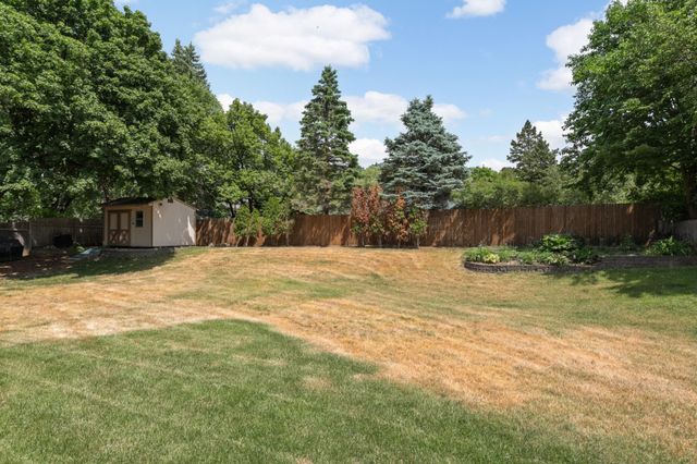 13513 Colfax Avenue S, Burnsville, MN 55337